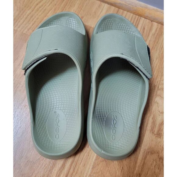 OOFOS OOahh Sport Flex Slide  Sandal M6/W8